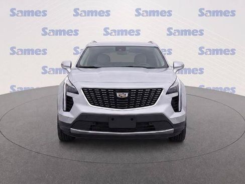 Used 2022 Cadillac XT4 Premium Luxury w/ Enhanced Visibility Package FWD image 5