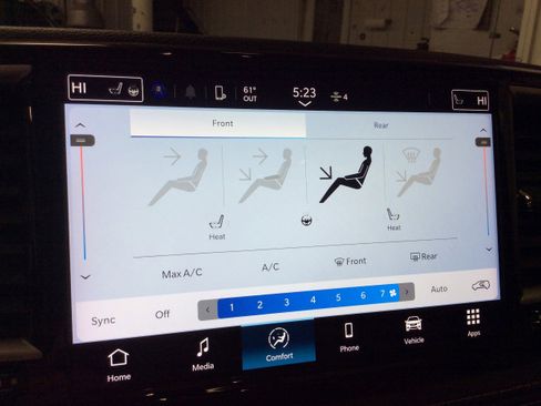 Used 2024 Chrysler Pacifica Touring-L image 29