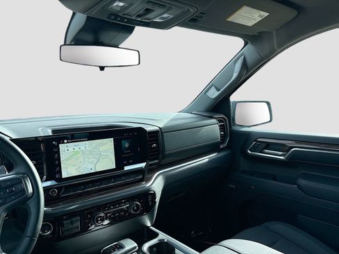 Used 2024 Chevrolet Silverado 1500 LT Trail Boss w/ Convenience Package II AWD/4WD image 24