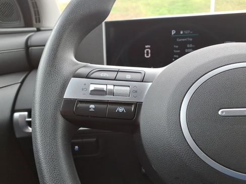 Certified 2025 Hyundai Tucson SE FWD image 29