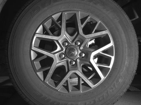 Used 2025 Jeep Wrangler Sahara image 14