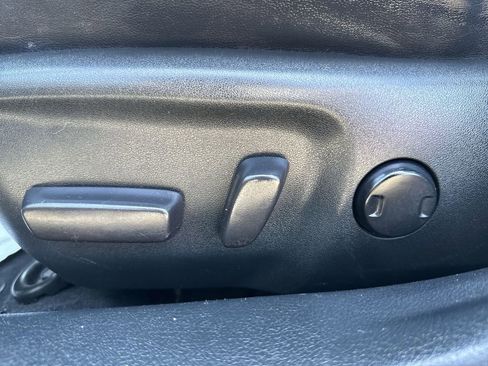 Used 2017 Toyota Camry SE image 12