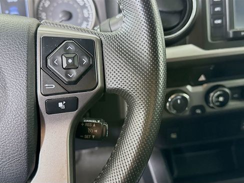 Used 2016 Toyota Tacoma SR5 w/ Towing Package image 20