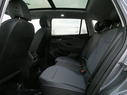 Used 2026 Volkswagen Tiguan SE AWD/4WD image 31