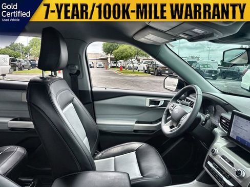Used 2023 Ford Explorer XLT w/ Equipment Group 202A RWD image 18