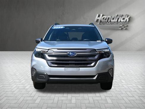 Certified 2025 Subaru Forester Premium AWD/4WD image 3