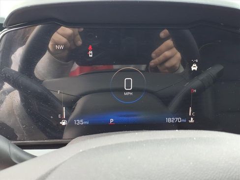 Used 2024 Chevrolet Trax ACTIV w/ Sunroof Package image 22