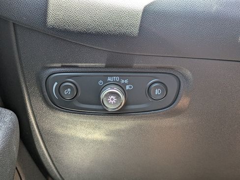 Used 2023 Chevrolet Equinox Premier FWD image 28