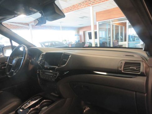 Used 2021 Honda Pilot Black Edition image 32