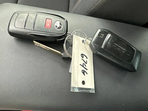 Used 2023 Toyota Prius Prime FWD image 19