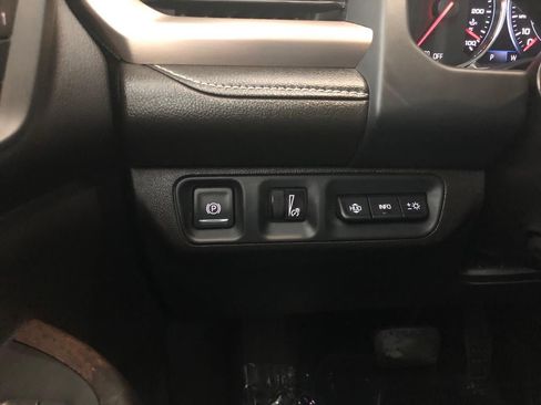 Used 2023 GMC Acadia Denali w/ Denali Technology Package AWD/4WD image 15