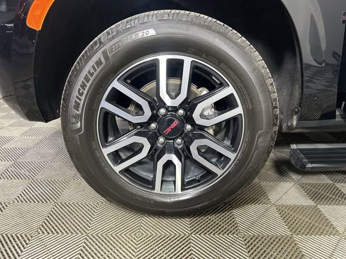 Certified 2024 GMC Yukon AT4 w/ AT4 Premium Package AWD/4WD image 35