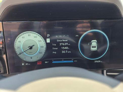 Certified 2024 Hyundai Elantra SEL image 21