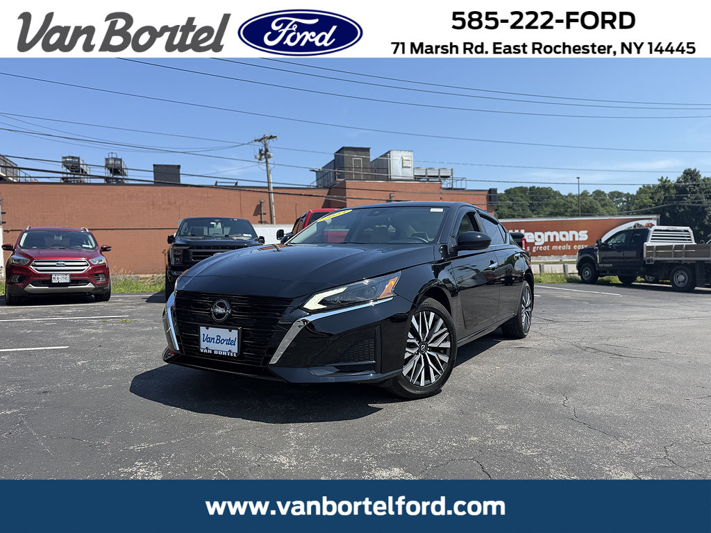 Used 2023 Nissan Altima 2.5 SV AWD/4WD image 1