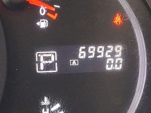 Used 2012 Nissan Quest S image 19