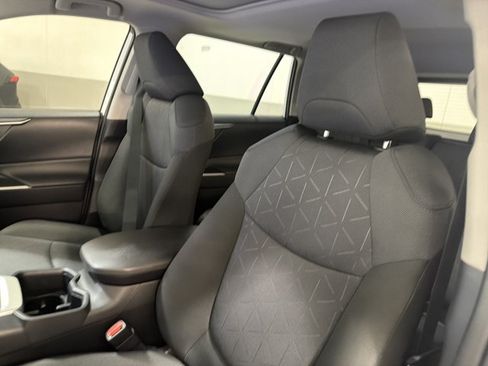 Used 2024 Toyota RAV4 XLE w/ Convenience Package AWD/4WD image 5