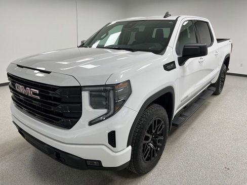 Used 2025 GMC Sierra 1500 Elevation image 4