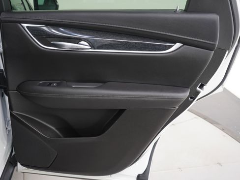 Used 2022 Cadillac XT5 Premium Luxury image 15