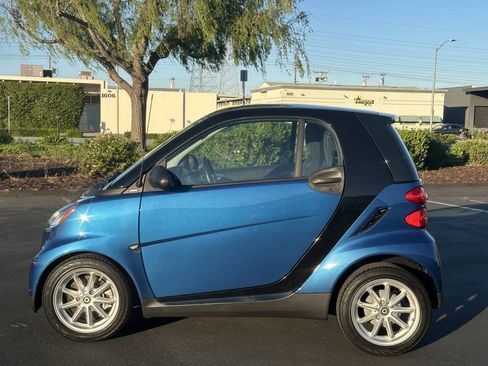 Used 2009 smart fortwo pure RWD image 7