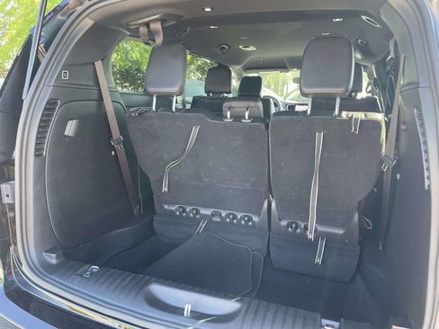 Used 2025 Chrysler Pacifica Select FWD image 11