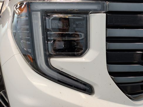 Used 2024 GMC Sierra 1500 AT4 w/ AT4 Premium Package AWD/4WD image 3