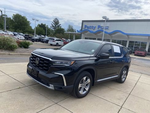 Used 2025 Honda Pilot EX-L image 4