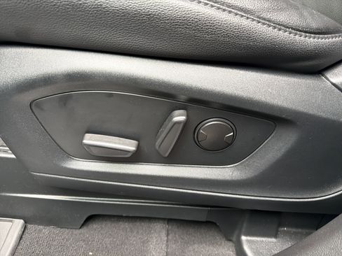 Used 2023 Ford Explorer Limited w/ Equipment Group 301A image 11