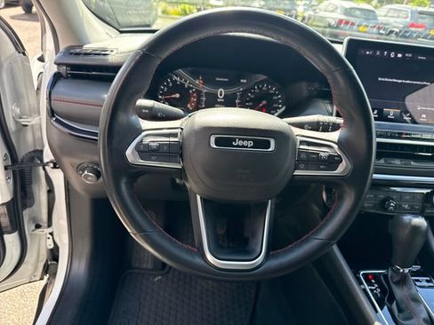 Used 2022 Jeep Compass Trailhawk w/ Trailhawk Convenience Group AWD/4WD image 18