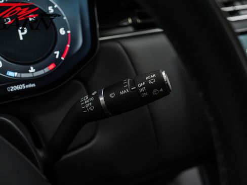 Used 2024 Land Rover Range Rover SE image 32