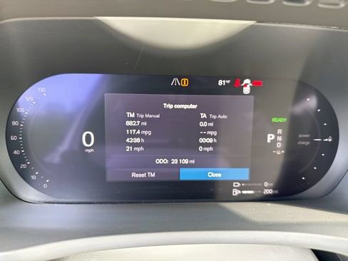 Certified 2025 Volvo XC90 T8 Plus w/ Protection Package AWD/4WD image 13