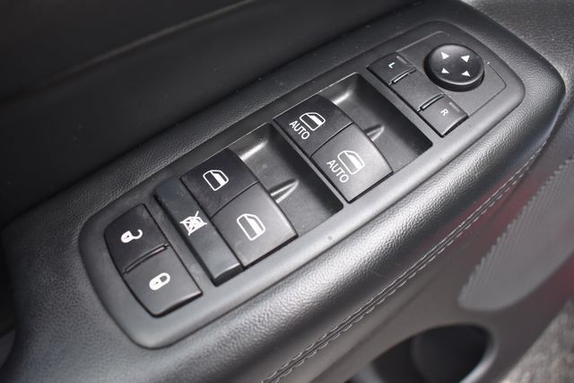 Used 2021 Jeep Grand Cherokee Limited AWD/4WD image 24