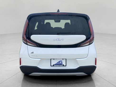 Used 2025 Kia Soul LX w/ LX Technology Package FWD image 9