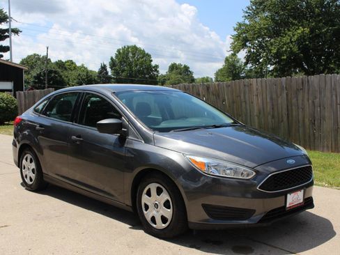 Used 2016 Ford Focus S FWD image 2