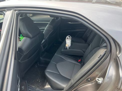 Used 2022 Toyota Camry SE w/ Convenience Package FWD image 11