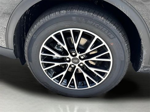 New 2025 Ford Escape SE w/ PHEV Premium Package image 15