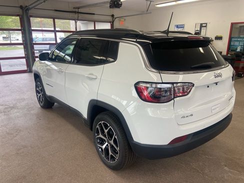 New 2025 Jeep Compass Limited image 14