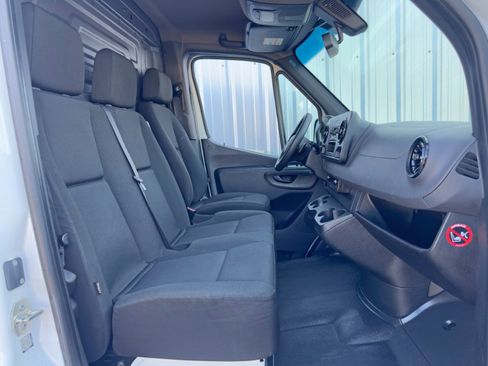 Used 2019 Mercedes-Benz Sprinter 1500 w/ Front Bench Seat Package image 13