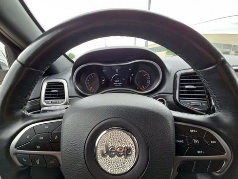 Used 2022 Jeep Grand Cherokee Limited w/ Tech Group image 25