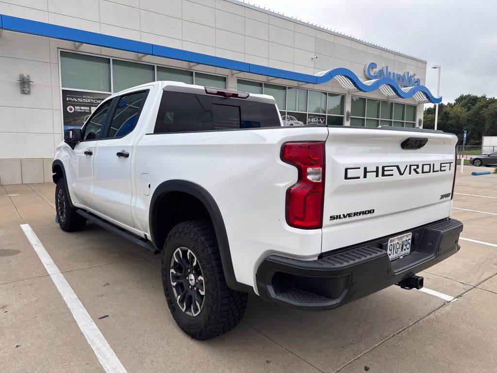 Used 2024 Chevrolet Silverado 1500 ZR2 w/ Technology Package AWD/4WD image 5