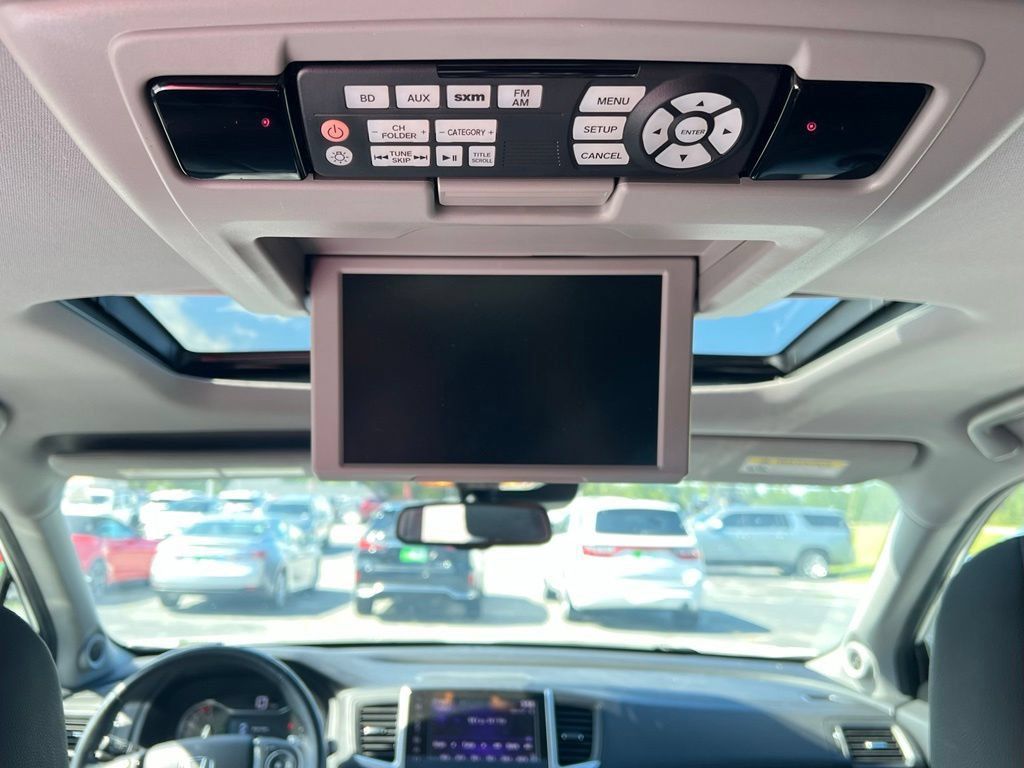 Used 2018 Honda Pilot Touring image 16