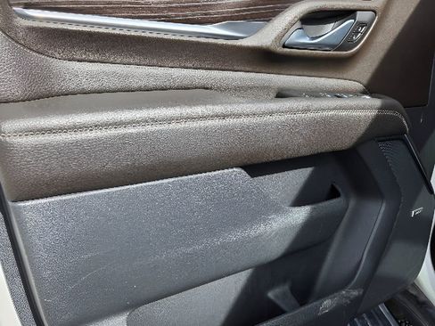 Used 2021 GMC Yukon XL Denali w/ Denali Ultimate Package image 9