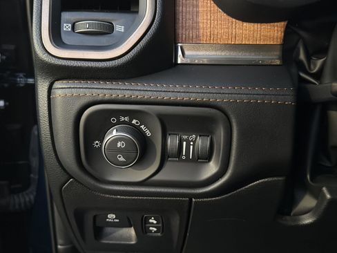 Used 2022 RAM 1500 Limited image 21