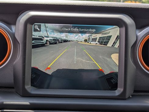 Used 2022 Jeep Gladiator Mojave w/ LED Lighting Group AWD/4WD image 14