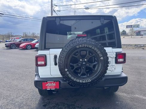 Used 2022 Jeep Wrangler Unlimited Sport image 4