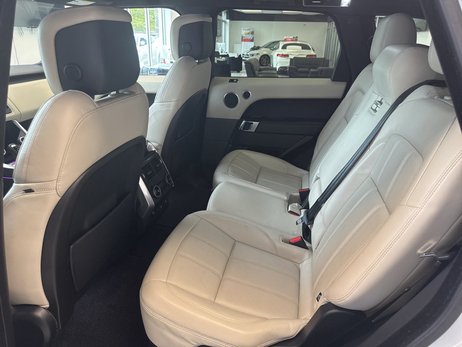Used 2018 Land Rover Range Rover Sport HSE AWD/4WD image 7