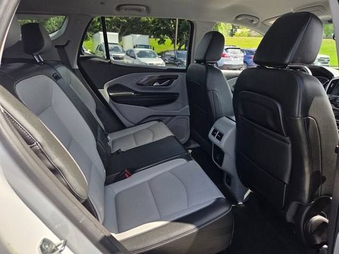 Used 2024 GMC Terrain SLT w/ Infotainment Package II AWD/4WD image 15