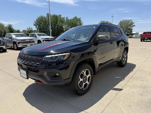 Used 2022 Jeep Compass Trailhawk w/ Trailhawk Elite Group AWD/4WD image 2
