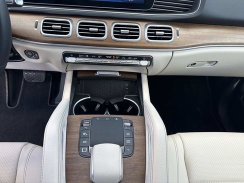 Used 2025 Mercedes-Benz GLE 350 4MATIC image 29