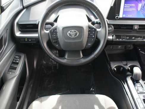 Used 2023 Toyota Prius LE image 5
