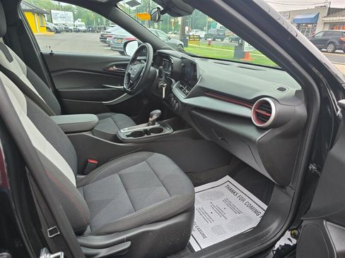 Used 2024 Chevrolet Trax RS w/ Driver Confidence Package FWD image 11